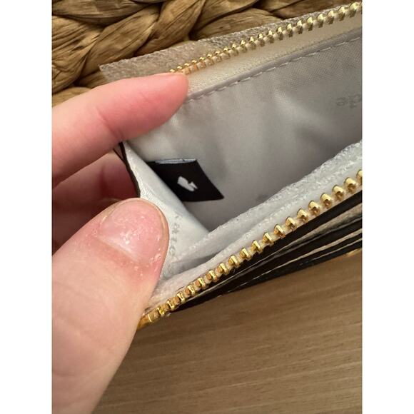 NWT!Kate Spade White Leather Card Holder - Picture 11 of 12